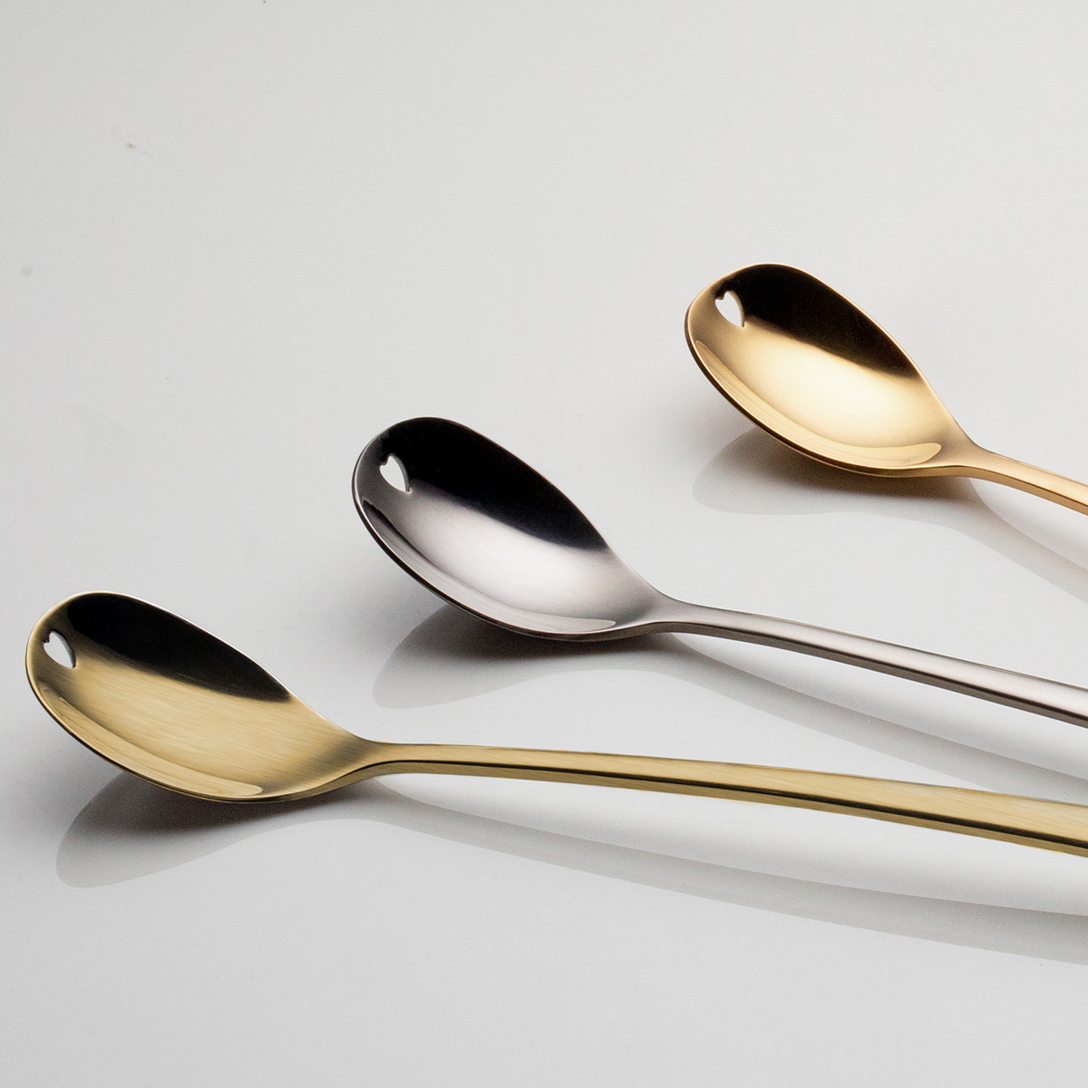 Latte lyžička so srdiečkom PVD sivá - Love Cutlery