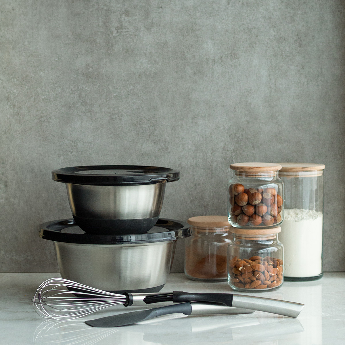 Set miešacích misiek s vekom 4 ks – Basic Kitchen